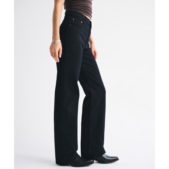 Abercrombie & Fitch High Rise 90s Relaxed Jean - Picture 7 of 10